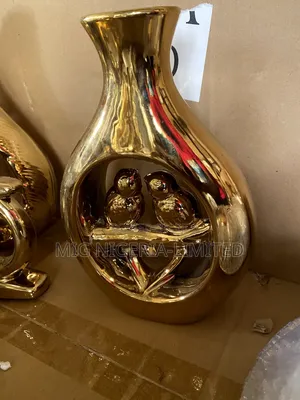 Ornaments Figurines Gold Status Decorations