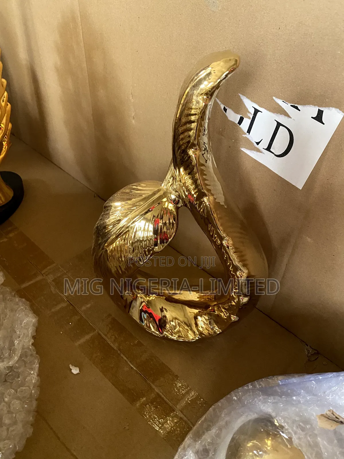 Ornaments Figurines Gold Status Decorations