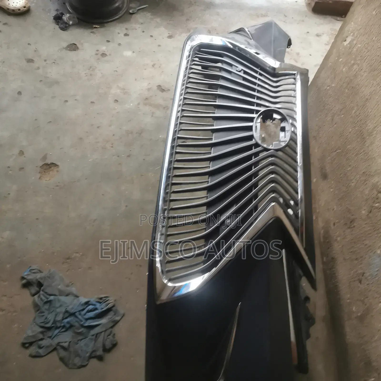 Complete Front Bumper Es 350 2018