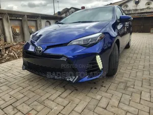Toyota Corolla SE (1.8L 4cyl 2A) 2019 Blue