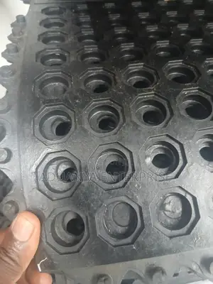 Heavy Duty Honeycomb Rubber Mat – 10mm Thick, 2ft × 3ft