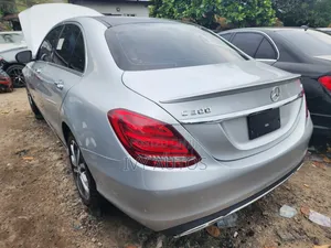 Mercedes-Benz C300 Luxury 4matic Sedan AWD (2.0L 4cyl 7A) 2017 Silver