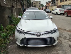 Toyota Avalon XLE Plus FWD Sedan (3.6L 6cyl 6A) 2016 White