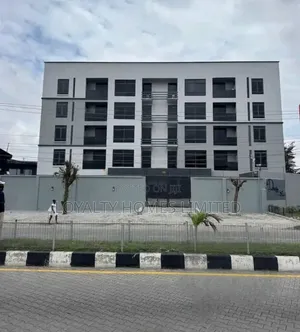 Furnished 3bdrm Apartment in Lekki Phase 1 for sale