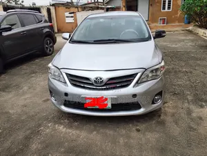 Toyota Corolla LE 4dr Sedan (1.8L 4cyl 4A) 2012 Silver