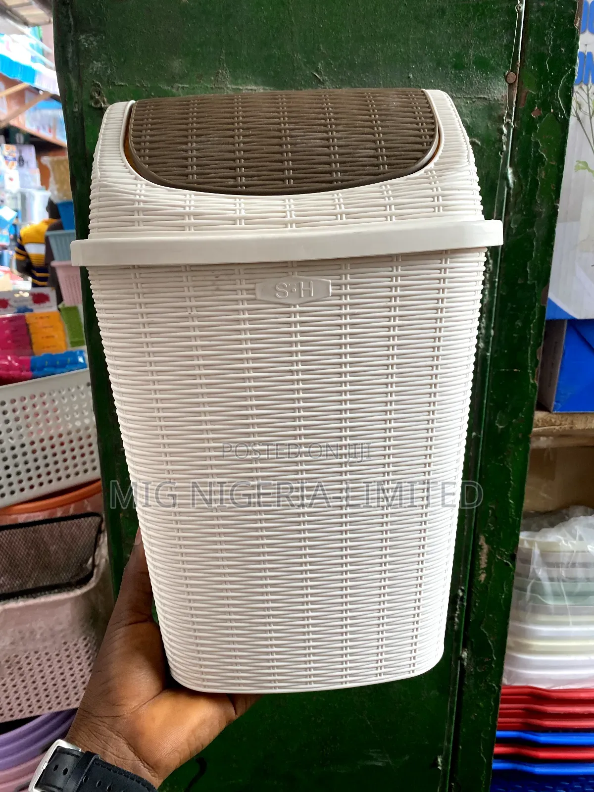 25l Plastic Bin Swing Top Lid Waste Paper Bathroom Kitchen Home Office