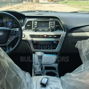 Hyundai Sonata Sport 4dr Sedan (2.4L 4cyl 6A) 2015 Silver