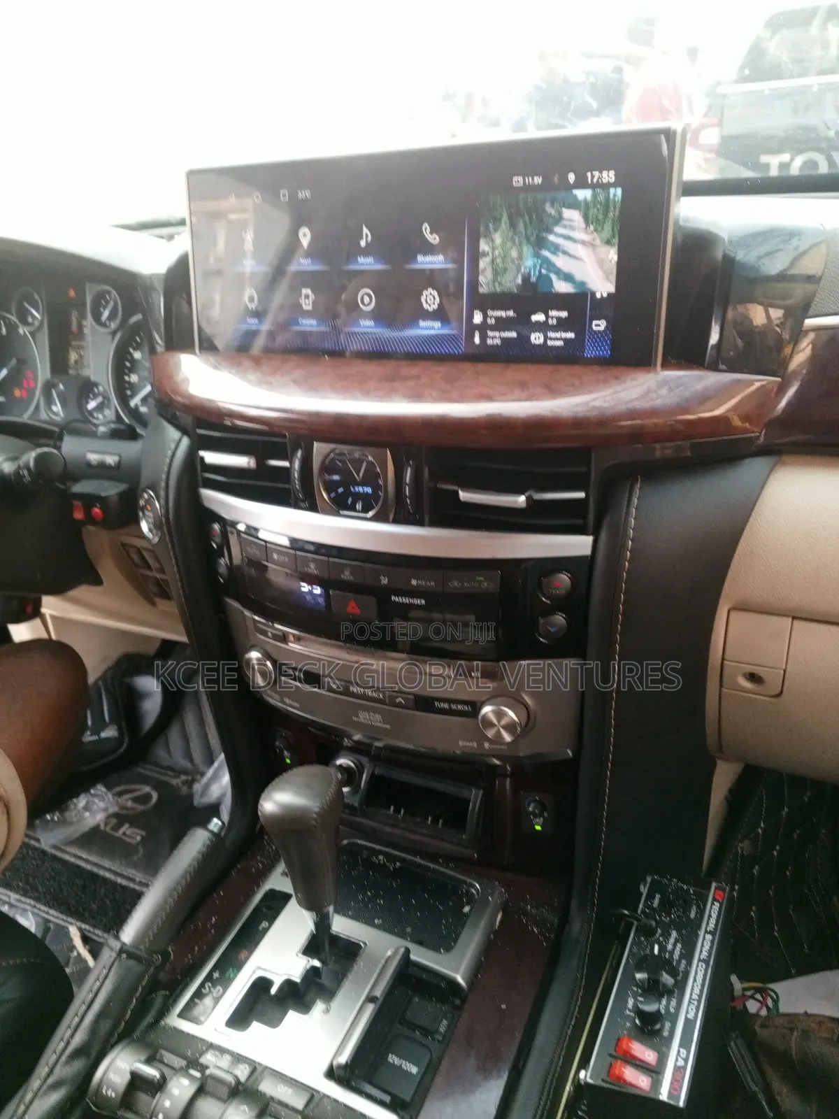Standing Latest Model Android Lx 570
