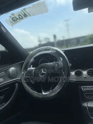 Mercedes-Benz E300 2018 Blue