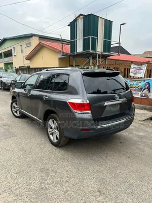 Toyota Highlander Limited 2012 Gray