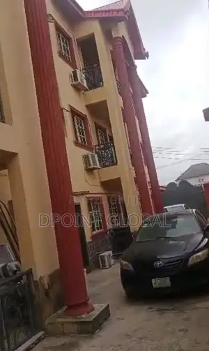 18bdrm Block of Flats in In Estate, Alimosho for sale