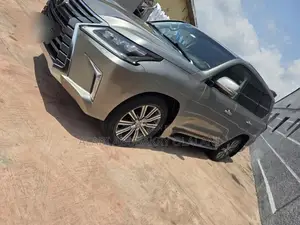 Lexus LX 2017 Silver