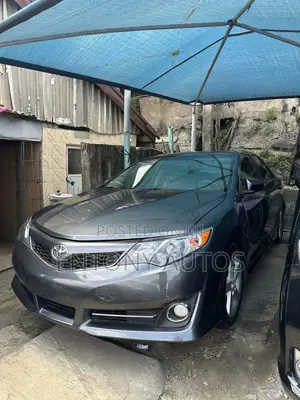 Toyota Camry SE 4dr Sedan (2.5L 4cyl 6A) 2013 Gray
