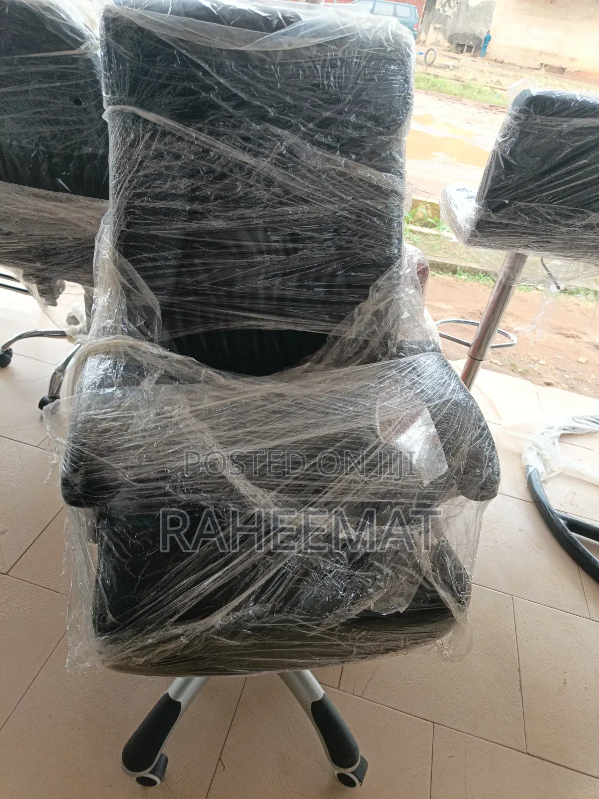 Comfortable Adjustable Executive Office Chair