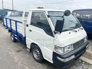 Mitsubishi Delica 2004 White