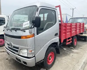 Toyota HiAce 2008 Grey