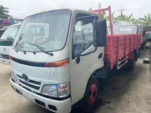 Toyota HiAce 2008 White