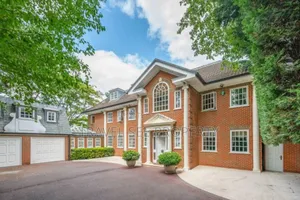 Furnished 8bdrm Mansion in Byro Drive Hampstead, Sangotedo for sale