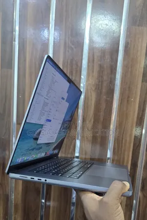 Laptop Apple MacBook Pro 2021 M1 32GB Apple M1 Pro SSD 1T