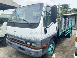 Mitsubishi Fuso Canter 2007 White