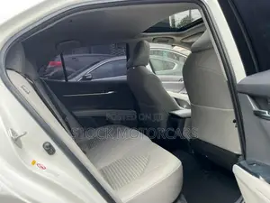 Toyota Camry 2018 White
