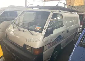 Mitsubishi L300 2005 White