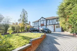 Furnished 5bdrm Mansion in Downhill Beckenham , Sangotedo for sale