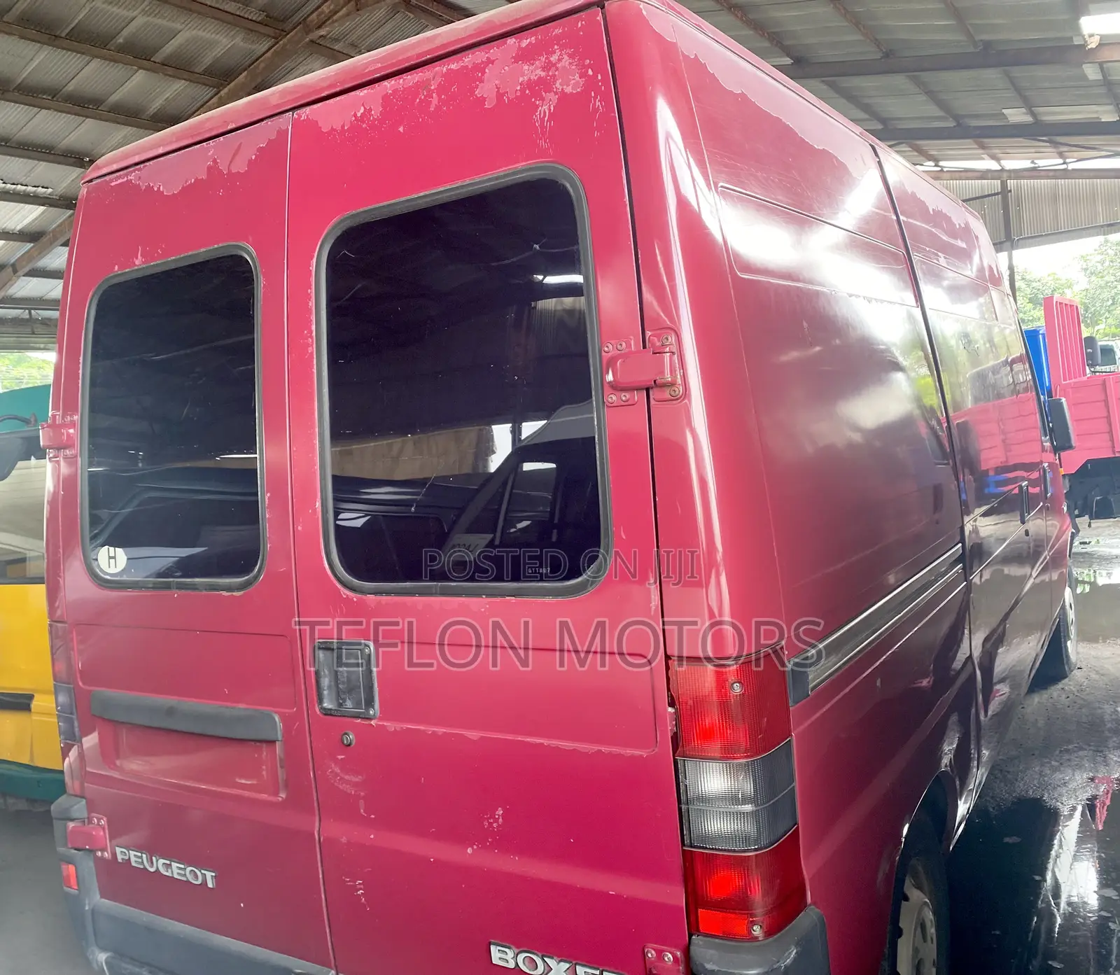 Peugeot Boxer 2000 Red