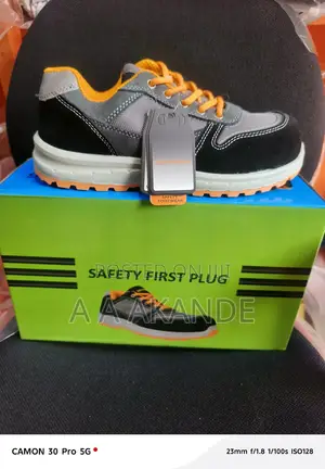 Safety First Plug Safety Shoe