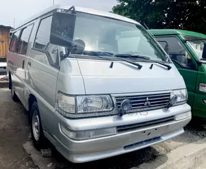 Mitsubishi Delica 2007 Silver
