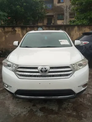 Toyota Highlander Limited 2012 White