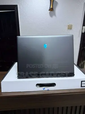 Laptop Dell Alienware M16 R2 32GB Intel Core Ultra 9 SSD 1T