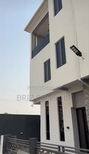 5 Bedroom Fully Detached