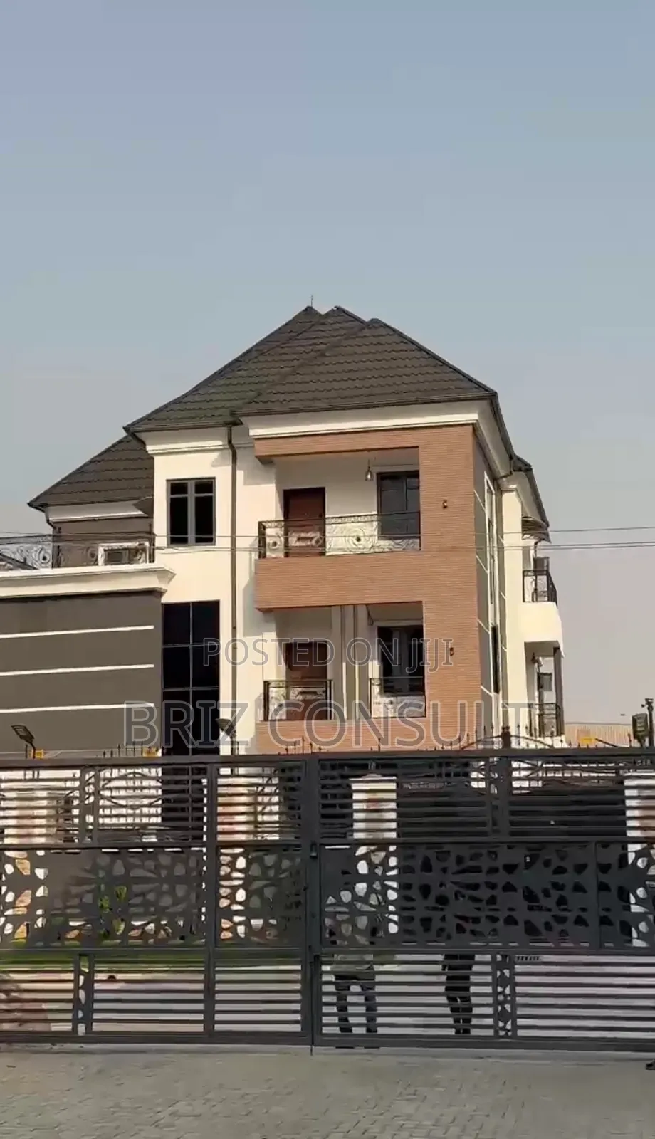 5 Bedroom Fully Detached