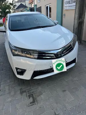 Toyota Corolla LE Premium 4dr Sedan (1.8L 4cyl CVT) 2016 White