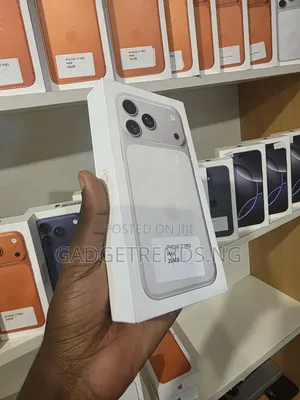 New Apple iPhone 17 Pro Max 256 GB Silver