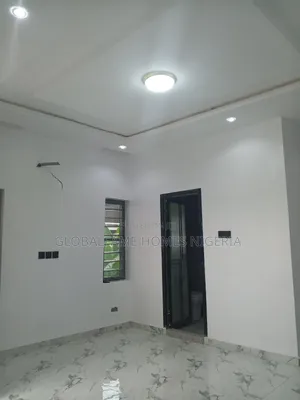 3bdrm Duplex in By Beachwood Estate, Lakowe for rent
