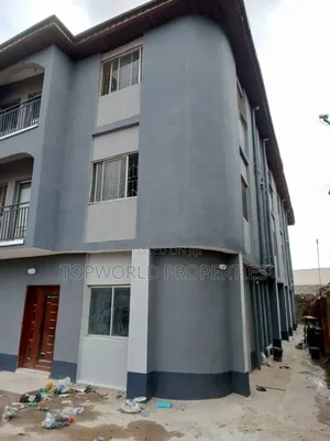 3bdrm Block of Flats in Ijaiye Ojokoro Lcda, Ifako for sale