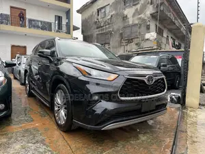 Toyota Highlander Platinum AWD 2023 Black