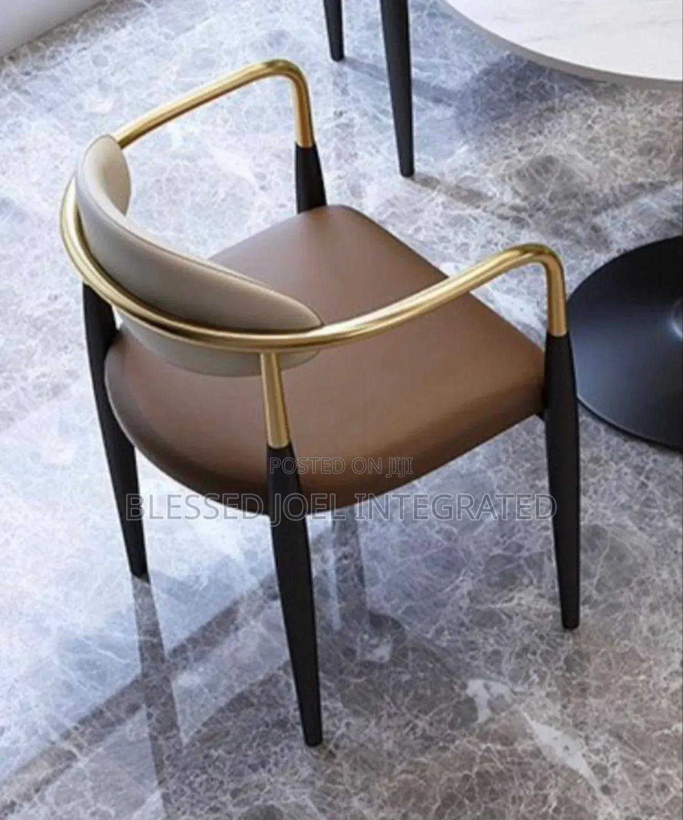 Dinning Chair With Arm