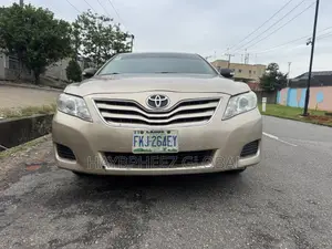 Toyota Camry 2010 Gold