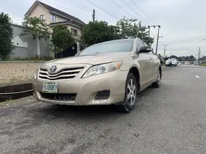 Toyota Camry 2010 Gold
