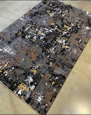 Center Rug in 7 by 10