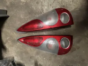 Set Taillights Yaris Bus 2003