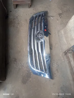 Front Grill Toyota Hilux 2012