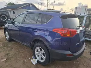 Toyota RAV4 XLE 4dr SUV AWD (2.5L 4cyl 6A) 2014 Blue