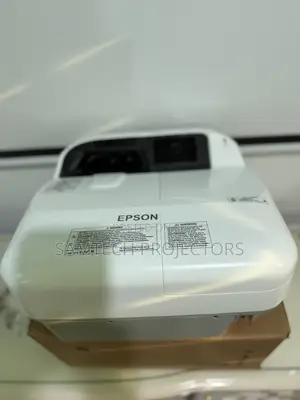 Brand New Ultra Short Throw Projector, Lagos,Abuja,Ph, Ibadan, Jo’S