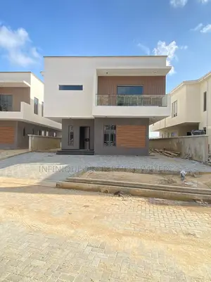 5bdrm House in Lekki Phase 1 for sale