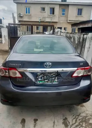 Toyota Corolla LE 4dr Sedan (1.8L 4cyl 4A) 2013 Gray