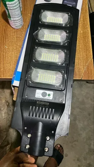 200 Watts Solar Street Light